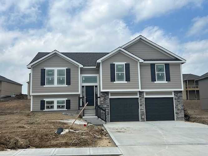 11806 N Manning Ave Kansas City, MO 64157 | MLS 2438523 Photo 1