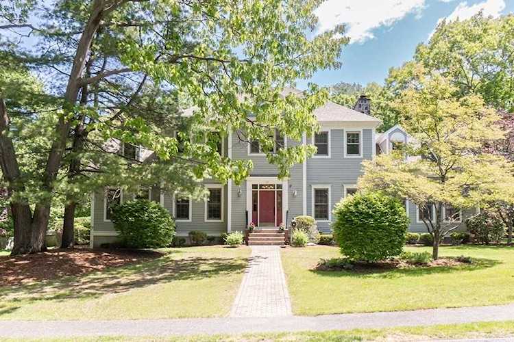 58 Lynnbrook Rd. Lynnfield, MA 01940 | MLS 73114975 Photo 1