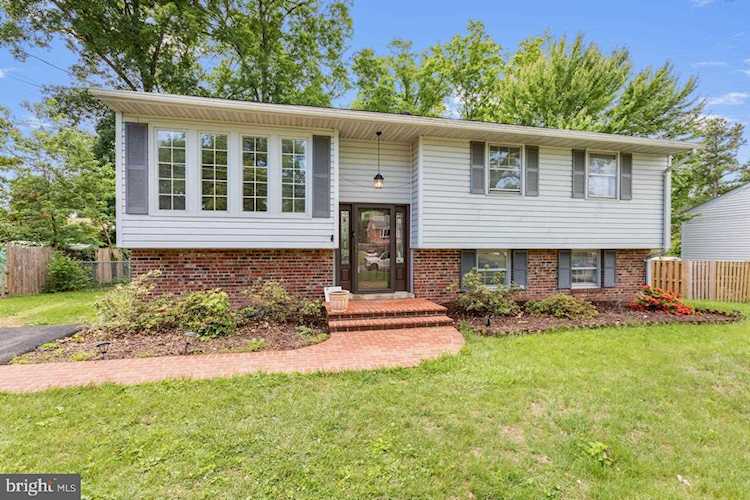 14913 Carlbern Dr Centreville, VA 20120 | MLS VAFX2125526 Photo 1