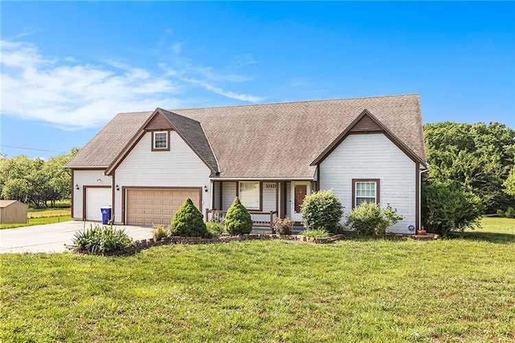 10329 Richland Ave Edwardsville, KS 66111