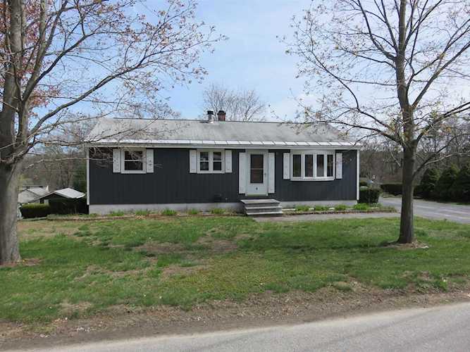 3 Hickory Ln Merrimack, NH 03054 | MLS 4951003 Photo 1
