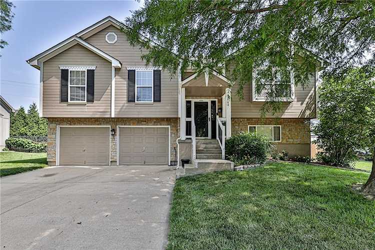 25704 E 32nd St S Blue Springs, MO 64015 | MLS 2434705 Photo 1