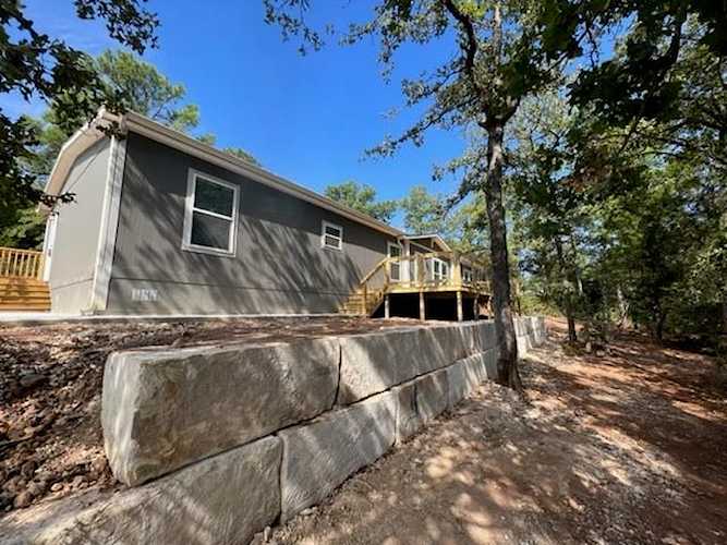 164 Chapel Hill DR Bastrop, TX 78602