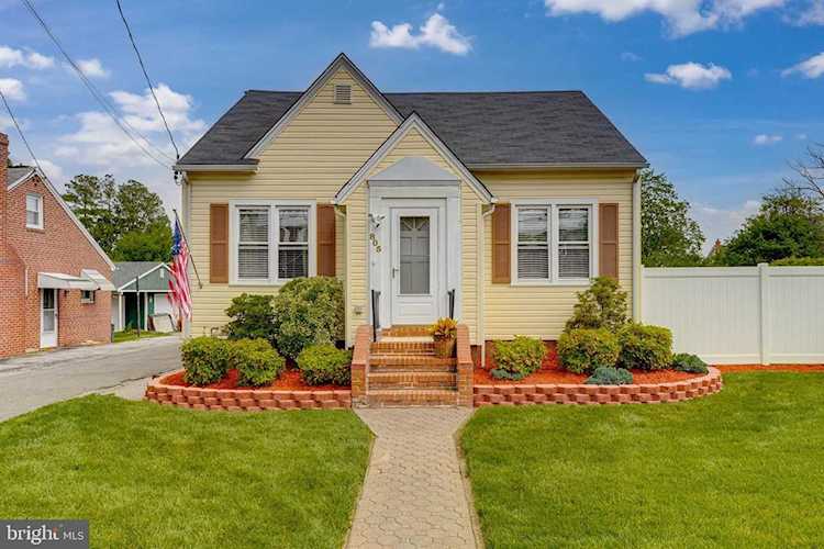 805 Mace Ave Essex, MD 21221