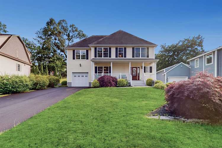 50 Bluestone Court Kingston, NY 12401