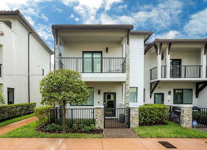 4665 NW 83rd Path Doral, FL 33166
