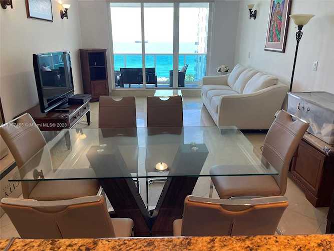 2301 Collins Ave #1025 Miami Beach, FL 33139 | MLS A11357455 Photo 1