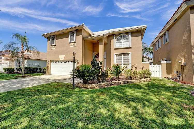 2822 Cayenne Ave Cooper City, FL 33026