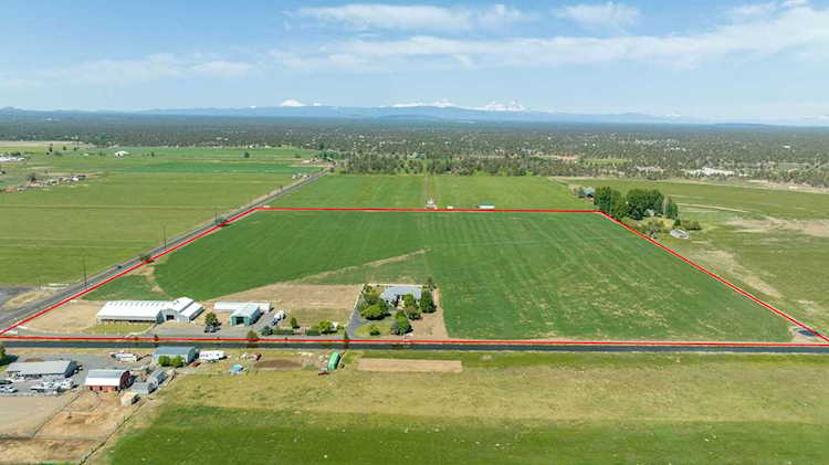25890 Alfalfa Market Rd Bend, OR 97701