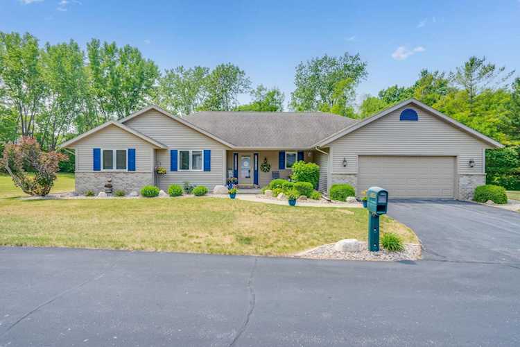 5345 Sand Beach Dr Luxemburg, Town of Green Bay, WI 54217-9145
