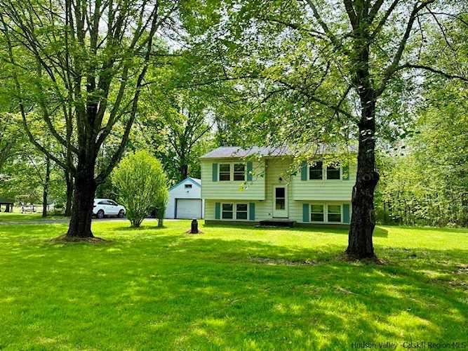 2433 Bruynswick Rd Wallkill, NY 12589