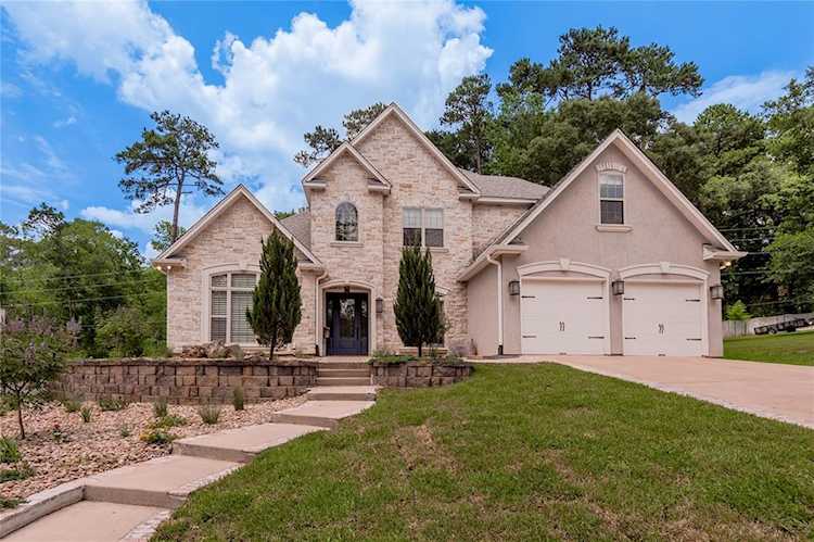 2508 W Green Briar Dr Huntsville, TX 77340