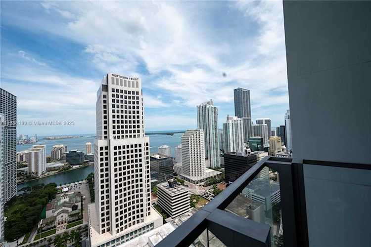 68 SE 6th St #3209 Miami, FL 33131
