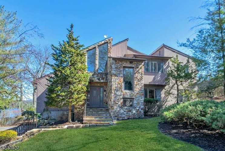 14 Glen Ct Pompton Lakes Boro, NJ 07442 | MLS 3834670 Photo 1