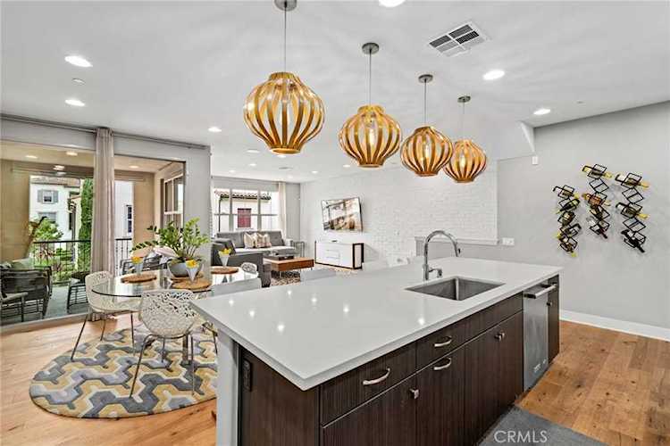 204 Capricorn Irvine, CA 92618