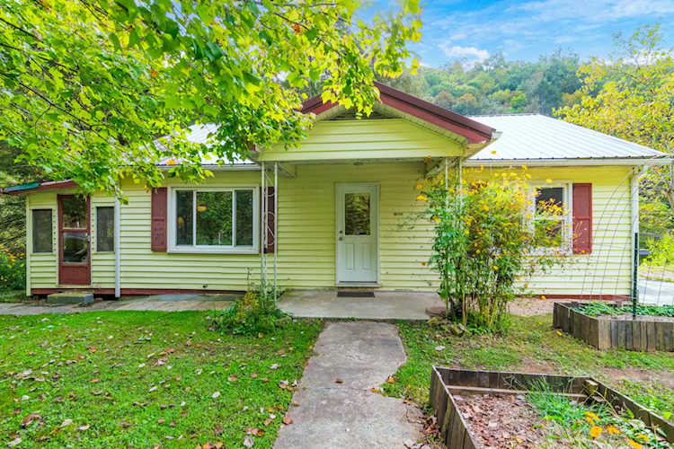 11328 N State Highway 11 Woollum, KY 40906
