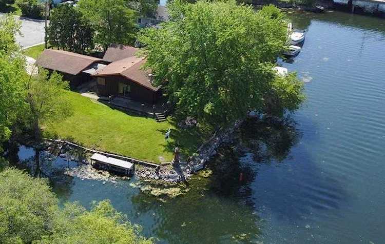 6411 Winnequah Rd Monona, WI 53716