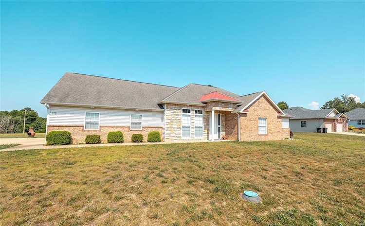 119 Ridgeview Dr St Robert, MO 65584