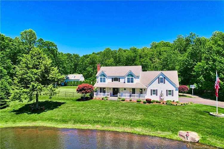 35 Candee Rd Prospect, CT 06712