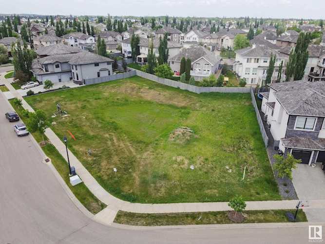 4510 Donsdale Drive Edmonton, AB T6M 2Y4