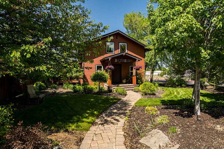 284 SE Scott St Bend, OR 97702