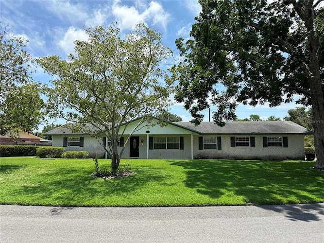 115 Patterson Dr Auburndale, FL 33823