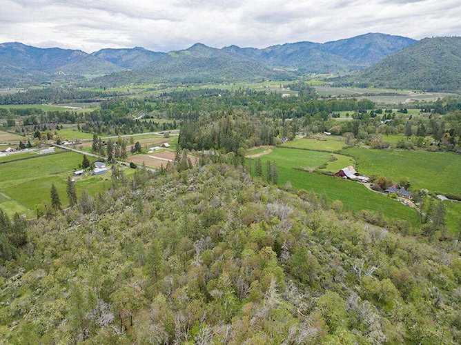 698 Messinger Rd Williams, OR 97544