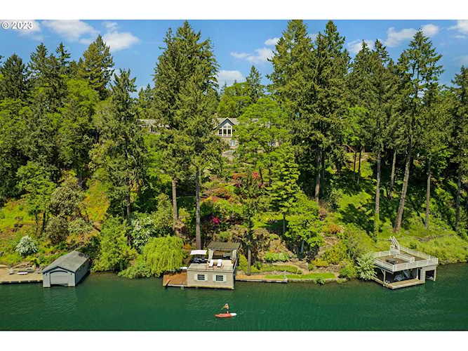 584 Ridgeway RD Lake Oswego, OR 97034
