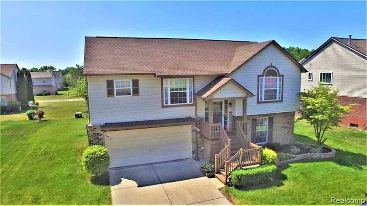 38519 N Emerald Ln Westland, MI 48185 | MLS 20230042167 Photo 1