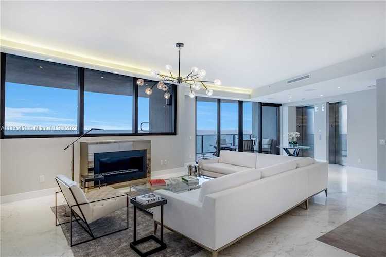 18555 Collins Ave #1505 Sunny Isles Beach, FL 33160