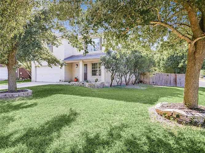 110 Juniper CIR Kyle, TX 78640