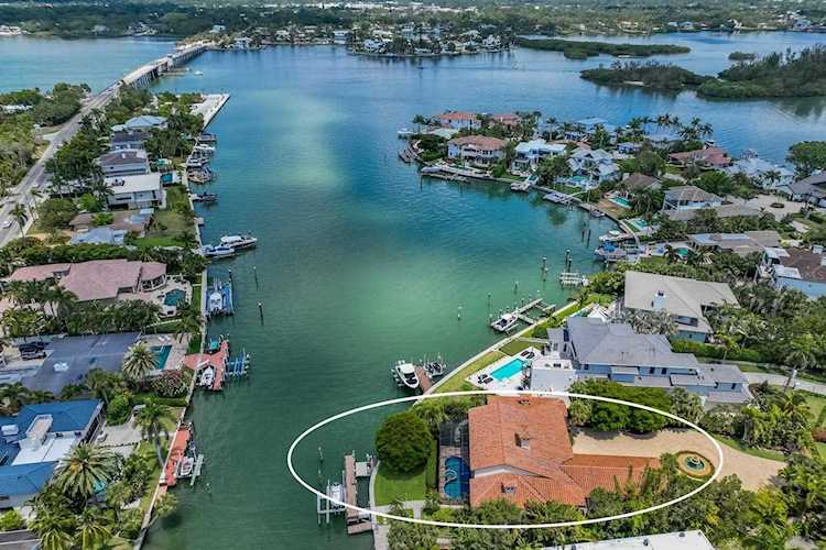 749 Freeling Dr Siesta Key, FL 34242