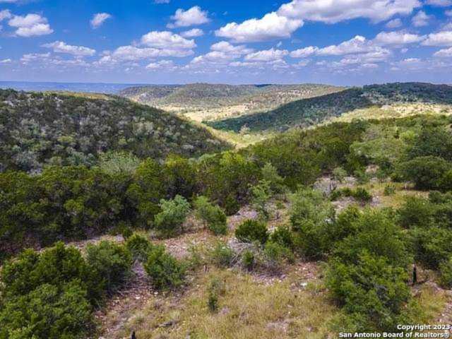 3248 Elm Creek Rd Medina, TX 78055