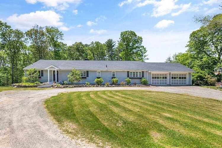 68 Rock Maple Ave Hamilton, MA 01982 | MLS 73121167 Photo 1