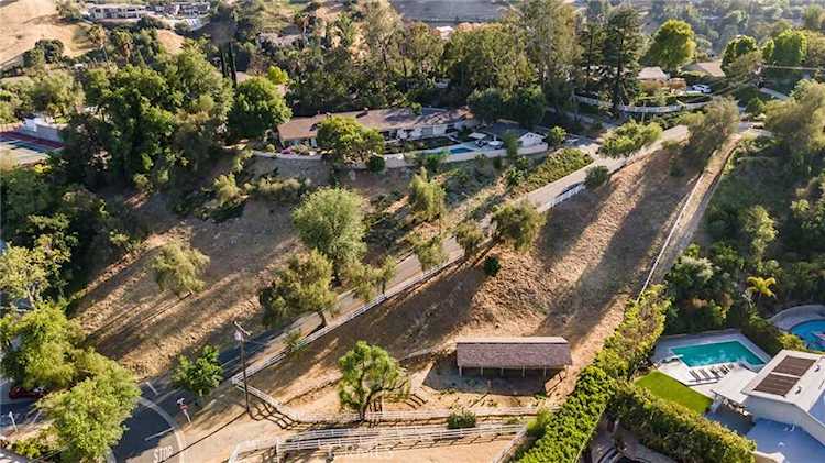 24130 Lupin Hill Rd Hidden Hills, CA 91302