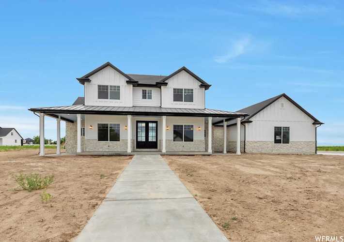 3703 S 5600 W Hooper, UT 84315