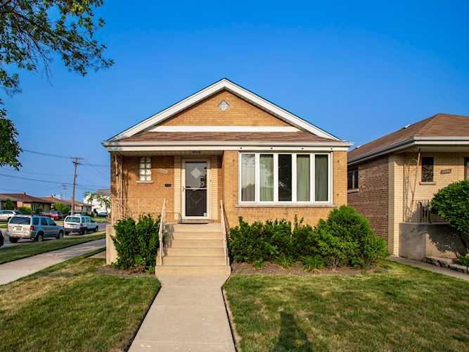 6001 S Mobile Ave Chicago, IL 60638 | MLS 11801524 Photo 1