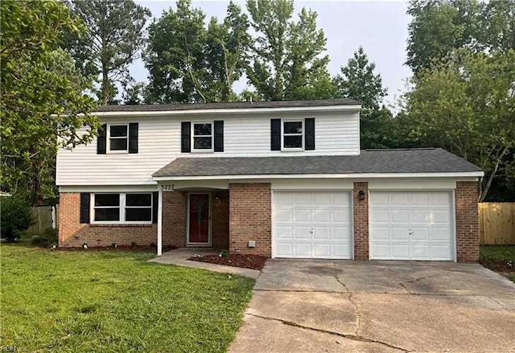 3237 Sir Meliot Dr Chesapeake, VA 23323 | MLS 10489677 Photo 1