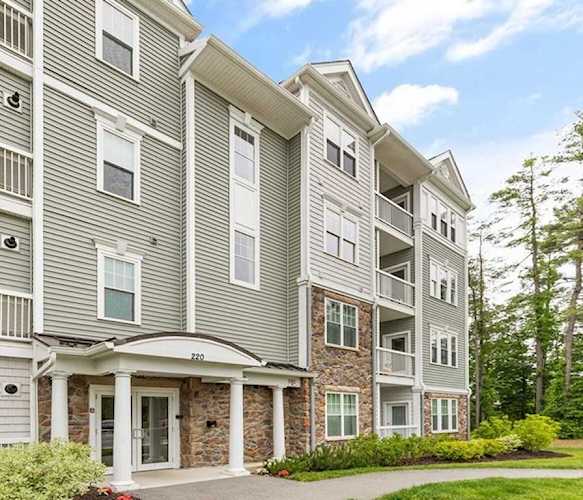 220 Martins Lndg #306 North Reading, MA 01864 | MLS 73121461 Photo 1