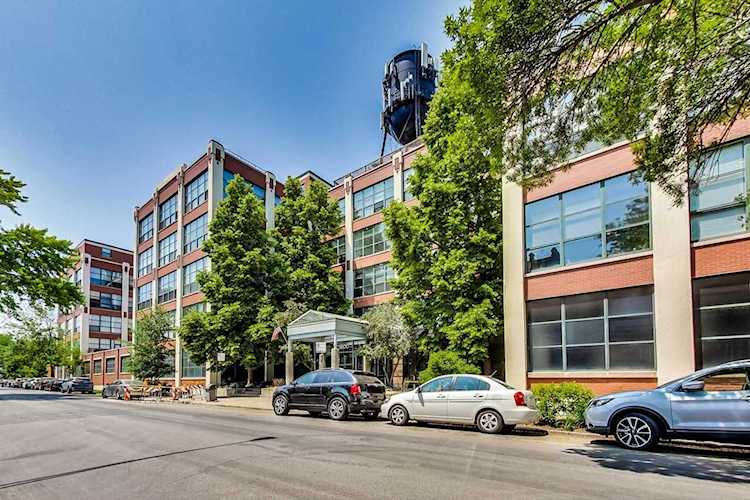 1800 W Roscoe St #234 Chicago, IL 60657 | MLS 11801661 Photo 1