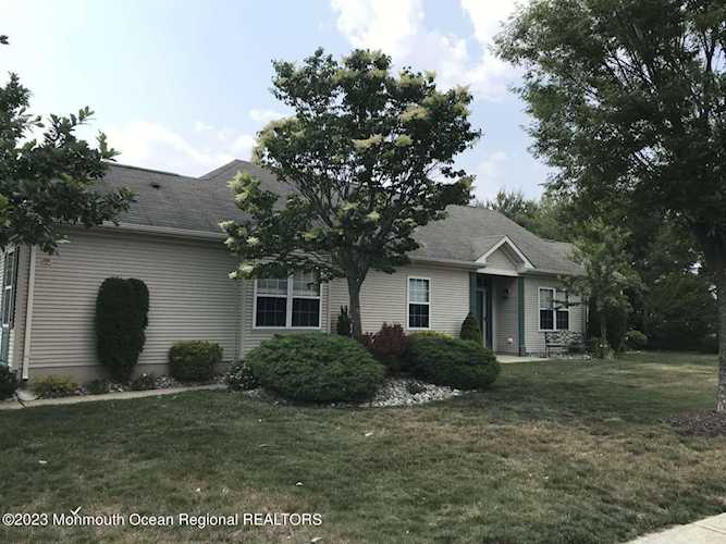 53 Gabriella Circle Manchester, NJ 08759