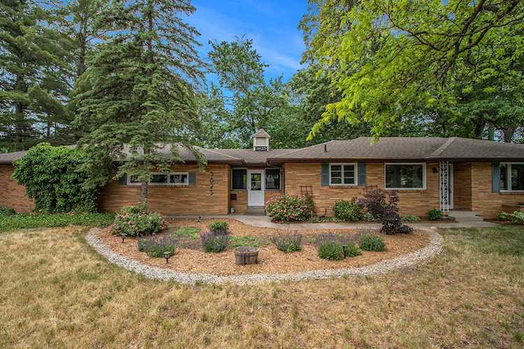 3825 Byron Center Ave SW Wyoming, MI 49519 | MLS 23019268 Photo 1