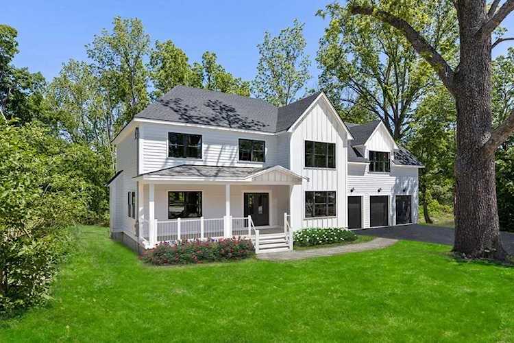 67 Everett St Natick, MA 01760 | MLS 73088491 Photo 1