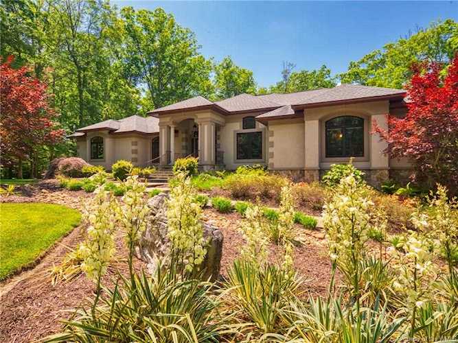 11522 East West Parkway Gloucester, VA 23061