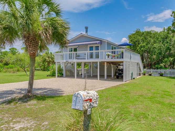 33 Oyster Bay Dr Crawfordville, FL 32327