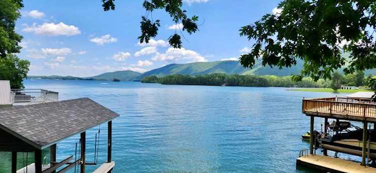 300 Hardy Penhook, VA 24137