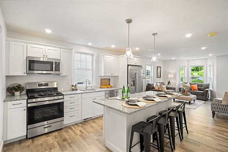 14 Porter St #14 Woburn, MA 01801 | MLS 73122139 Photo 1