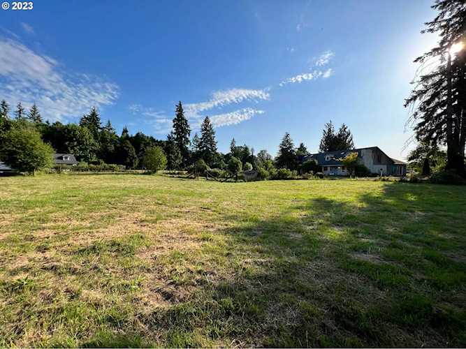 Buy, sell, or invest in property with Donna Roberts Group. Professional real estate services in Camas, WA & surrounding counties as well as Portland, OR Photo 1