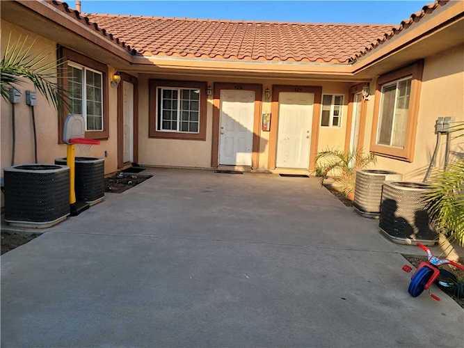 428 W Ramona Dr Rialto, CA 92376 | MLS IG23101043 Photo 1