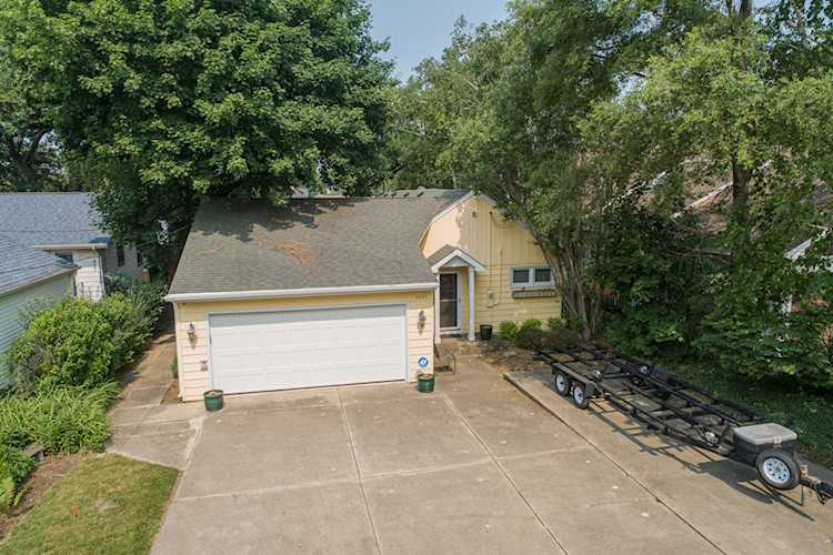 PHOTOS & DETAILS: 2205 N Woodlawn Park Ave, Mchenry, IL 60051 For Sale - MLS #11802788 - Photos, Virtual Tour, School Info - Real Estate Listing Info Photo 1